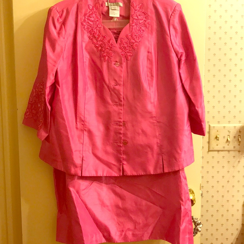Fuchsia (hot pink) women’s Dress Suit